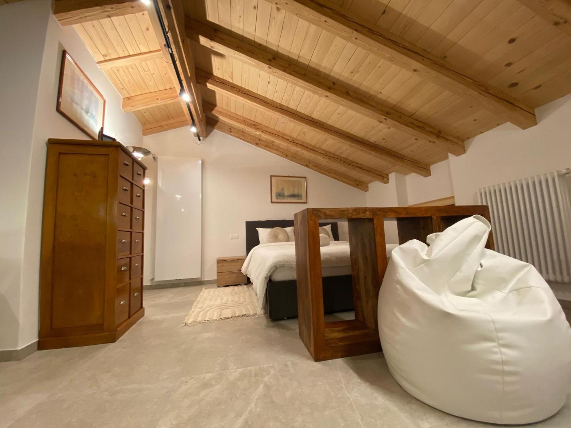 Al Vicolo Bed & Breakfast เตรนโต ภายนอก รูปภาพ