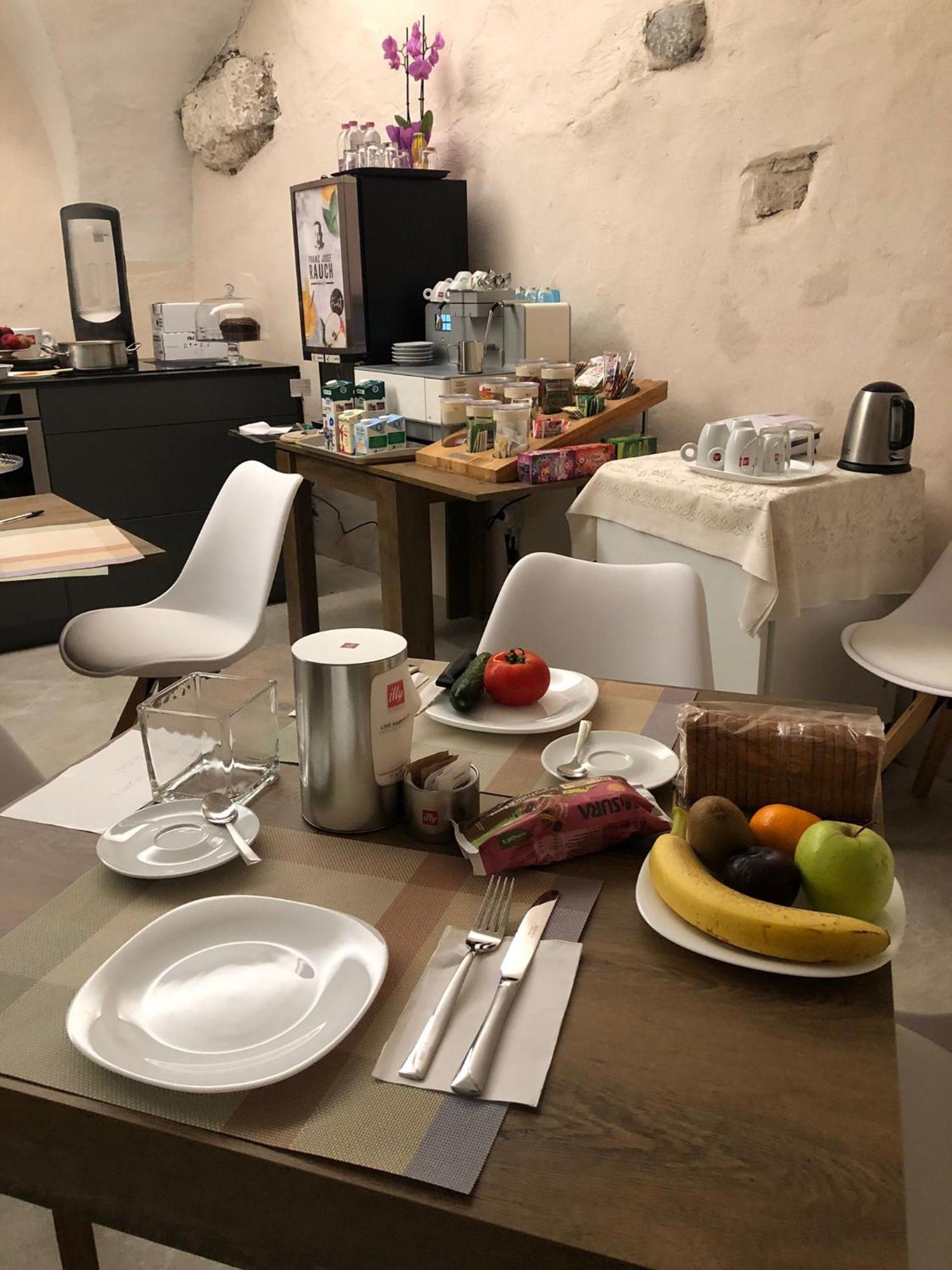 Al Vicolo Bed & Breakfast เตรนโต ภายนอก รูปภาพ